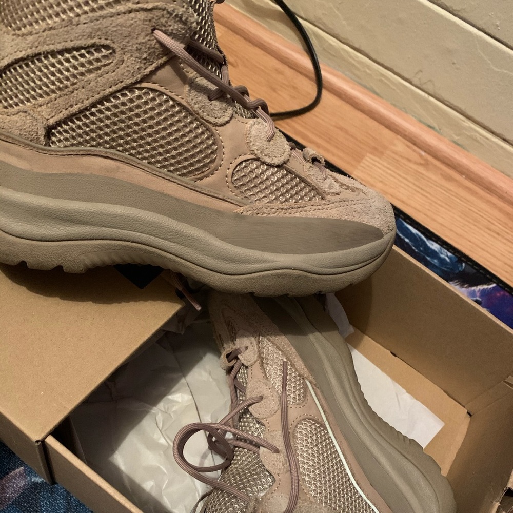 Kids yeezy boots 1.5Y